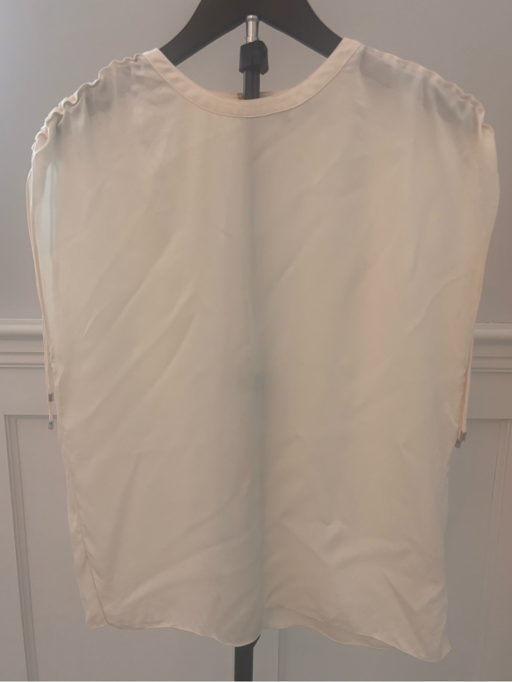 Theory Ivory 100% Silk Ruched Shoulder Blouse Top Size S